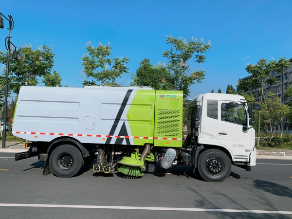 國六東風(fēng)天錦干掃車